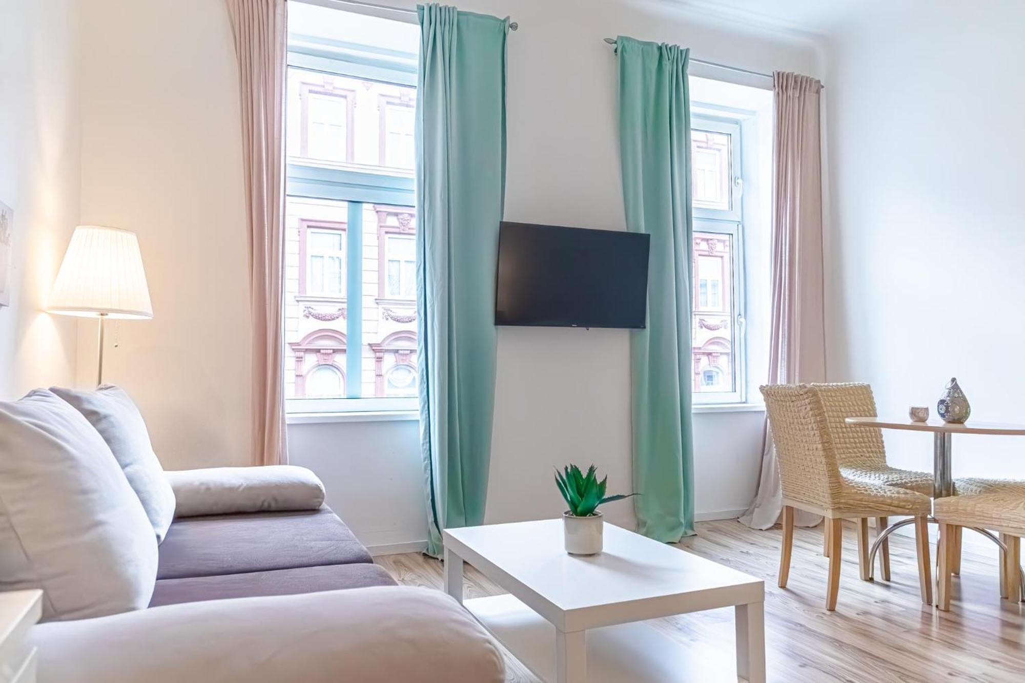 Budget-friendly 2br Apt With Great Location Apartament