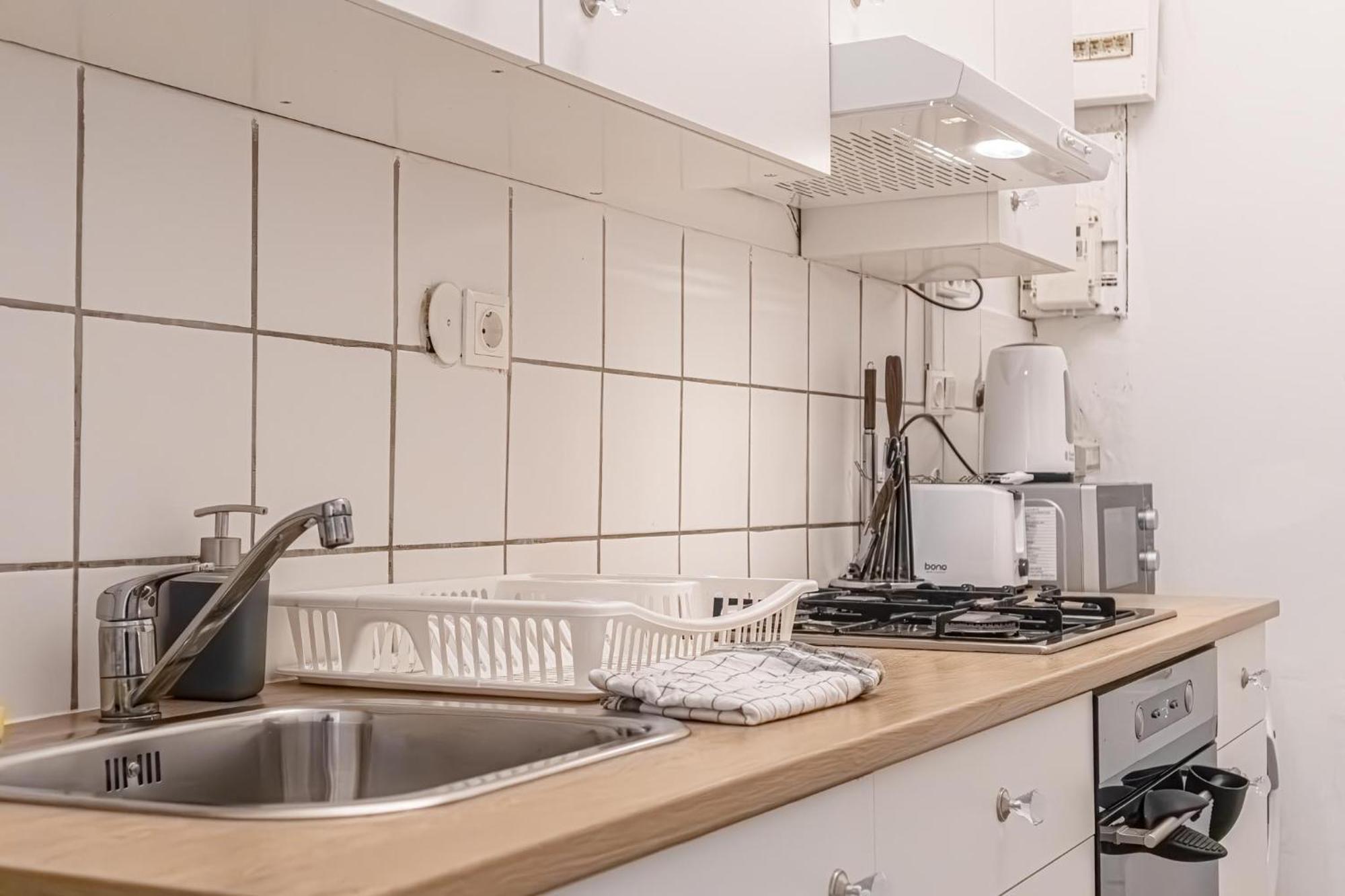 Apartament Budget-friendly 2br Apt With Great Location Wiedeń