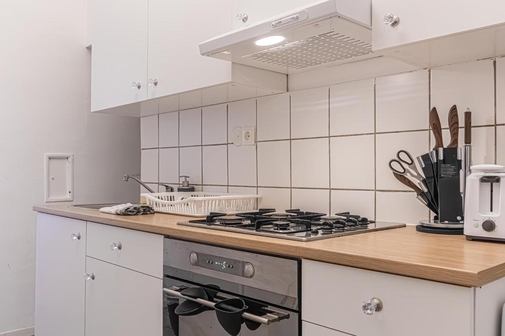 Apartament Budget-friendly 2br Apt With Great Location Wiedeń